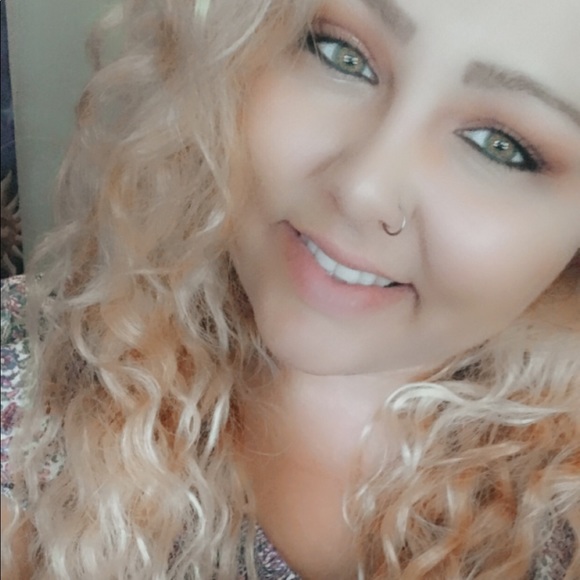 Meet your Posher, Shelby - Picture 1 of 1